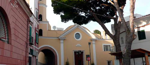 Il centro di Serrara Fontana